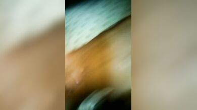 Fidanzata abbronzata 21 enne masturbata forte col vibratore