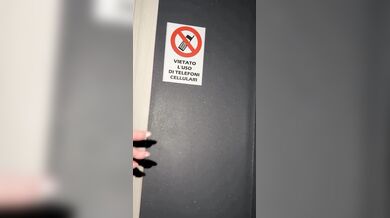 Shinra va in un locale per scambisti