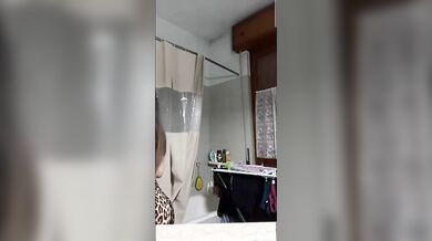 Ragazza italiana con tettone enormi