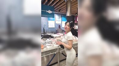 Barista porca italiana con gran culo