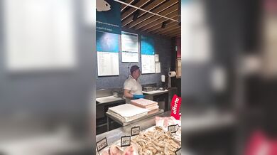 Barista porca italiana con gran culo