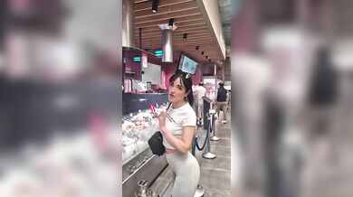 Barista porca italiana con gran culo