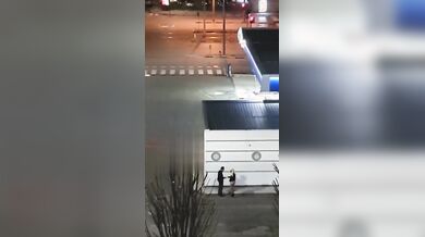 Cliente e prostituta ripresi per strada che stanno scopando Torino