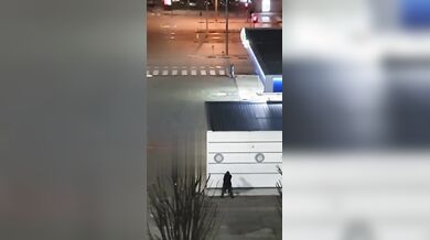 Cliente e prostituta ripresi per strada che stanno scopando Torino