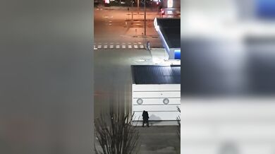 Cliente e prostituta ripresi per strada che stanno scopando Torino