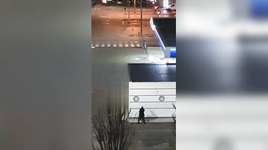 Cliente e prostituta ripresi per strada che stanno scopando Torino