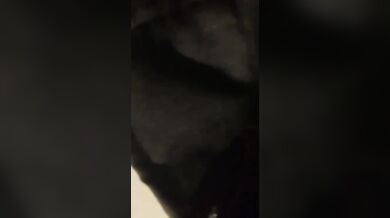 Me lo sta succhiando fuori dal locale guardate