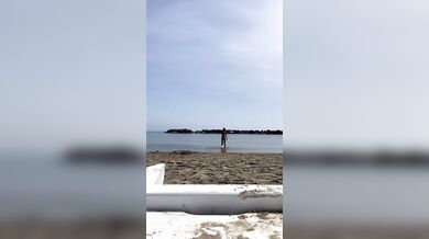 Selfie al mare in bikini