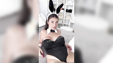 Annarita Esposito coniglietta sexy tettona