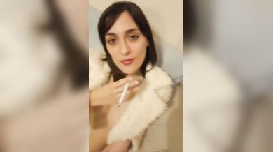 Una giovane fidanzata porcellla