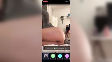 Kim teen italiana si masturba il culo