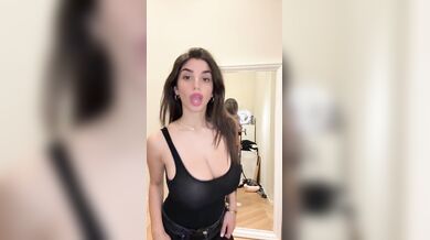 La morettina 18 enne con due belle tette naturali