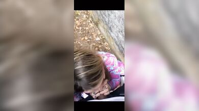 La Truce biondina italiana cantante e pompinara