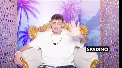 Italian Shore scopata in TV