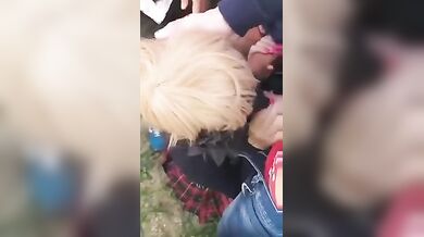 Carsex all'aperto moglie italiana scopata da vari uomini