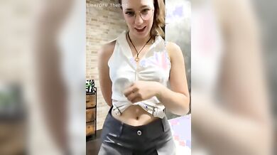 Joi Italiano - Mi tappa la bocca e inizia a sbattermi come una troia