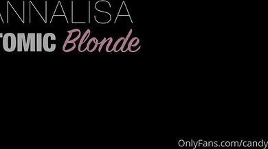 Bionda e tatuata mora trio bisex scopata e pompino