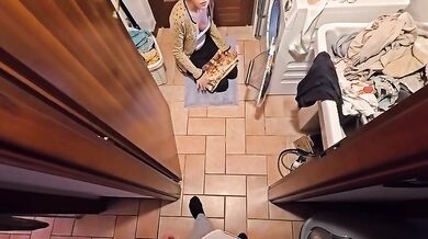 Teen italiana social scopata a pecora nel bagno