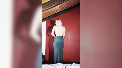 Luiza meravigliosa tettona italiana lo succhia al suo uomo