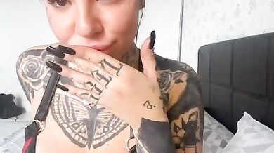 Luciferina OF - Ce lo infileresti il cazzo tra queste tettone?