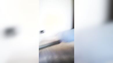 Cosa fai concia cosi? Dai stupido