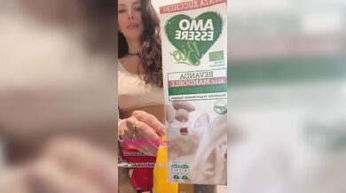 Maria Monse capezzoli duri come chiodi