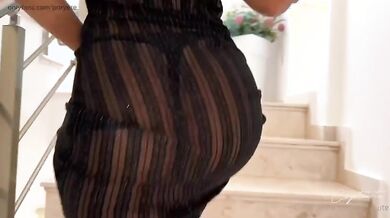 Lo fa cornuto col bagnino che la scopa a pecorina OF