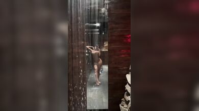 Martina Smeraldi nuda amatoriale