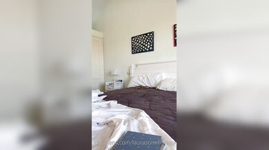 Laura of italiana tettona bionda