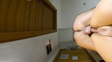 Scopata in ginocchio fino a farla squirtare