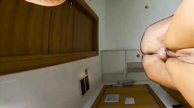 Scopata in ginocchio fino a farla squirtare