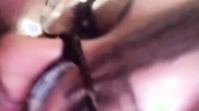 Dora prende un cazzo in culo e un in figa e poi ingoia