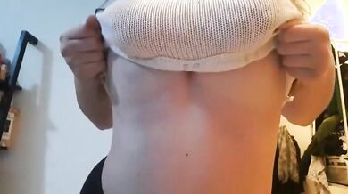 Tettona italiana si palpa e le esce