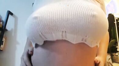 Tettona italiana si palpa e le esce