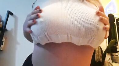 Tettona italiana si palpa e le esce