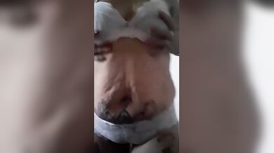 La nonna troia si masturba