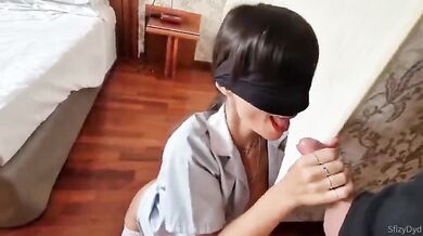 Cameriera italiana scopata da cliente