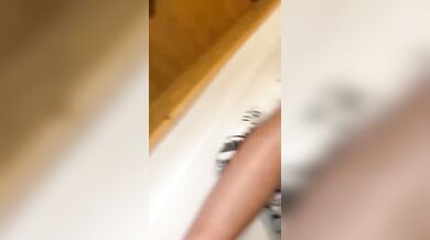 Davanti al cornuto guardone