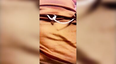 Ragazza italiana mostra la fica e le tette in live Big0