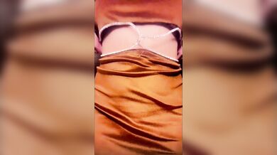 Ragazza italiana mostra la fica e le tette in live Big0