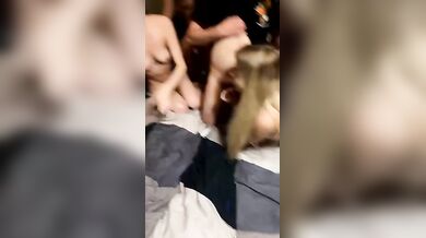 Orgia con due calippare che scopano coi loro fans