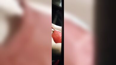 Moglie esibizionista guida in lingerie