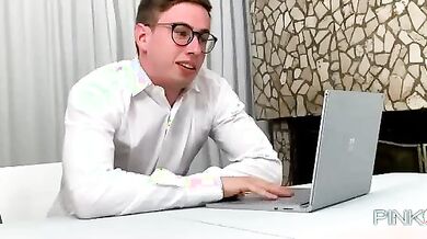 Korinha ragazza italiana tatuata scopata da ragazzo nerd