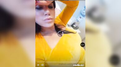 Marika Fruscio si masturba of