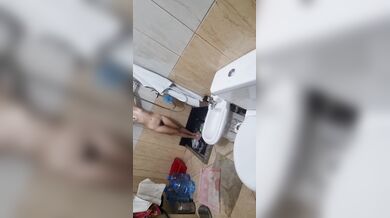 La mia donna che si fa la doccia