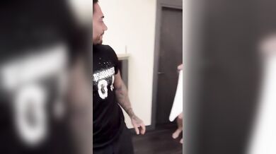 Orgia lesbo per festeggiare l'addio al nubilato e poi arriva il cazzo