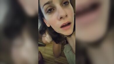 Cosa sei?Una puttana...dillo forte