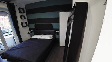 La ladra Margot fa un pompino all'inquilino