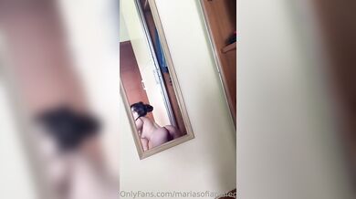 Maria SOfia Federico si masturba