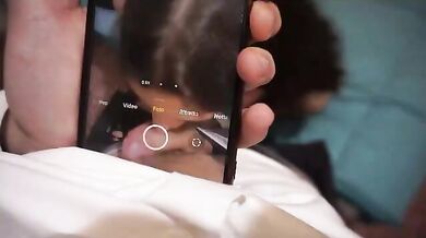 Coinquilino fa foto sexy a 18 enne che si fa scopare